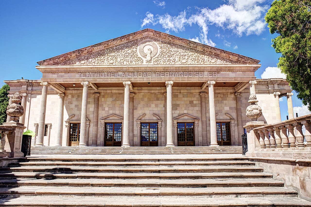 Fachada del Teatro de la Ciudad Fernando Soler en Saltillo