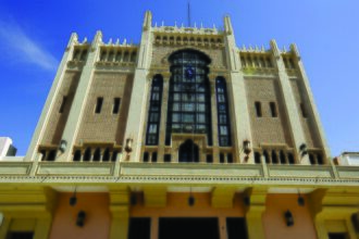 Fachada del Teatro Isauro Martínez en Torreón, Coahuila